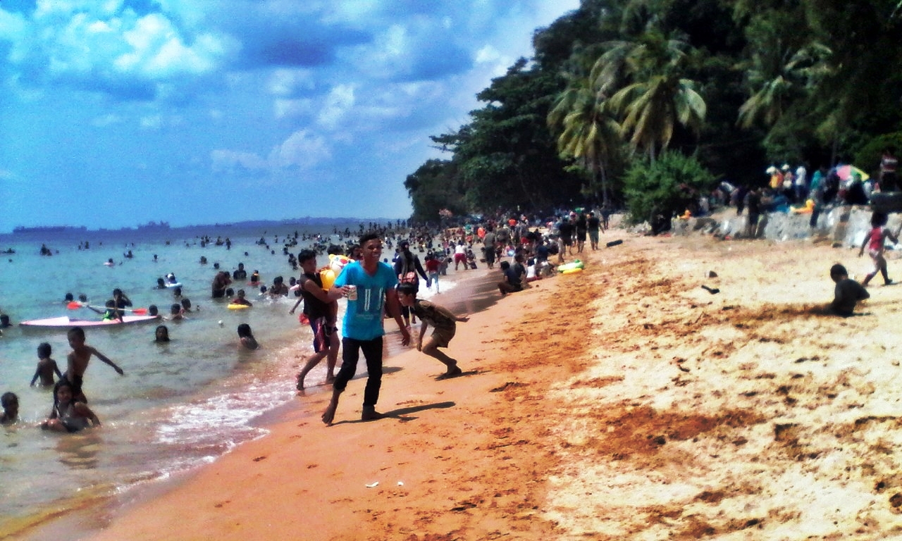 Pantai Tanjung Pinggir Pesona Di Garis Batas Indonesia